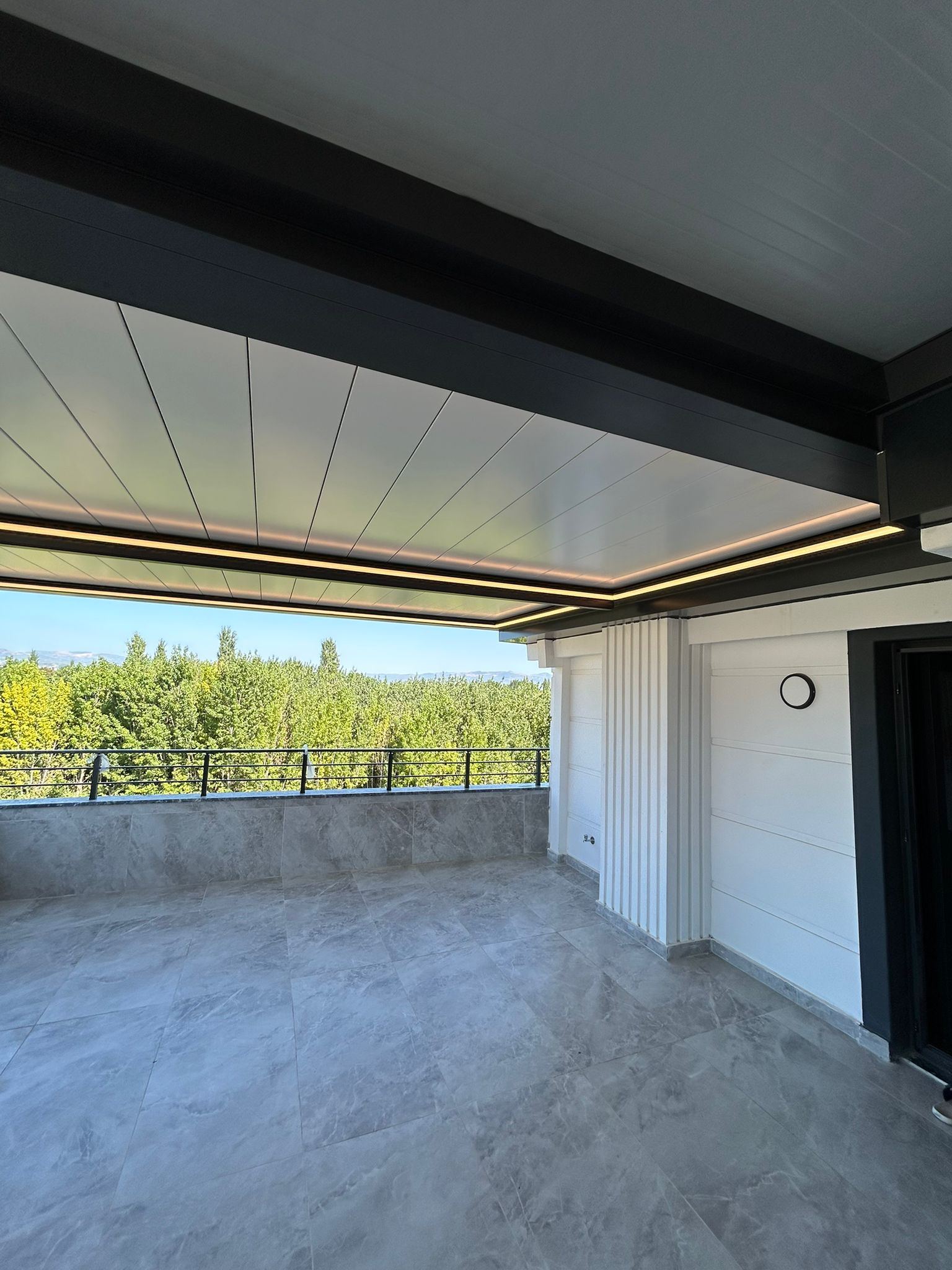 Akçay Bioklimatik Pergola Uygulamamız
