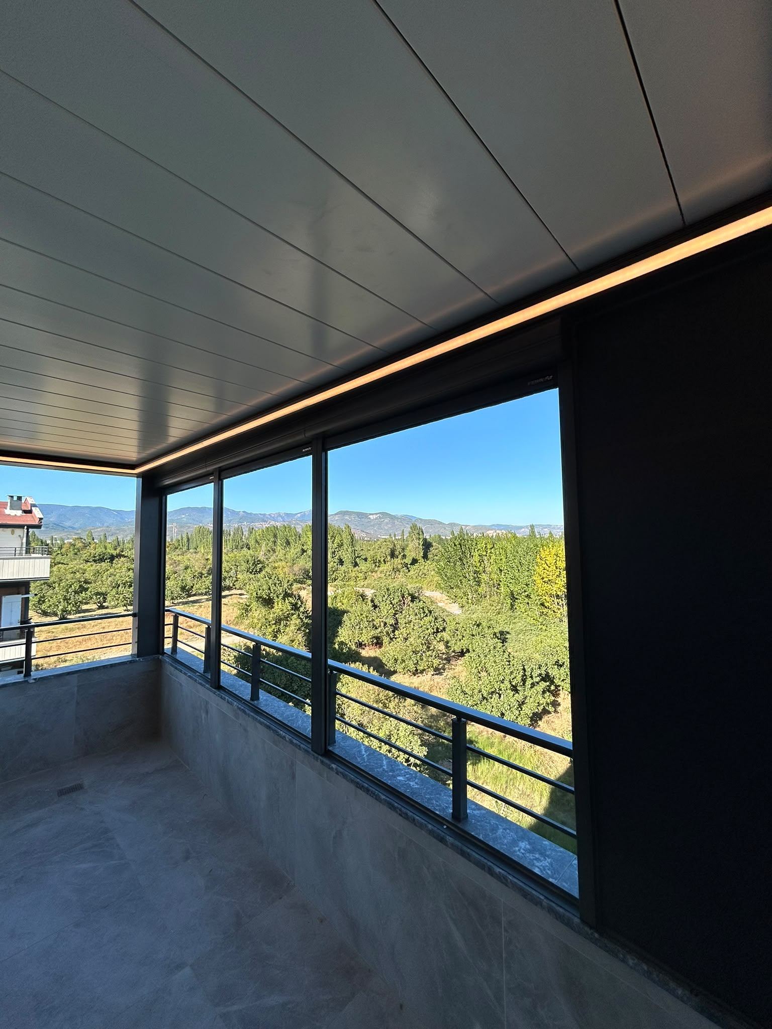 Akçay Bioklimatik Pergola Uygulamamız
